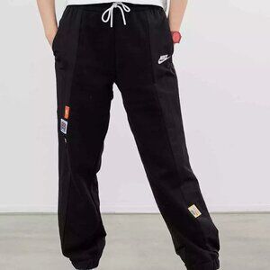 Women's Nike Sportswear Icon Clash Joggers (Small)